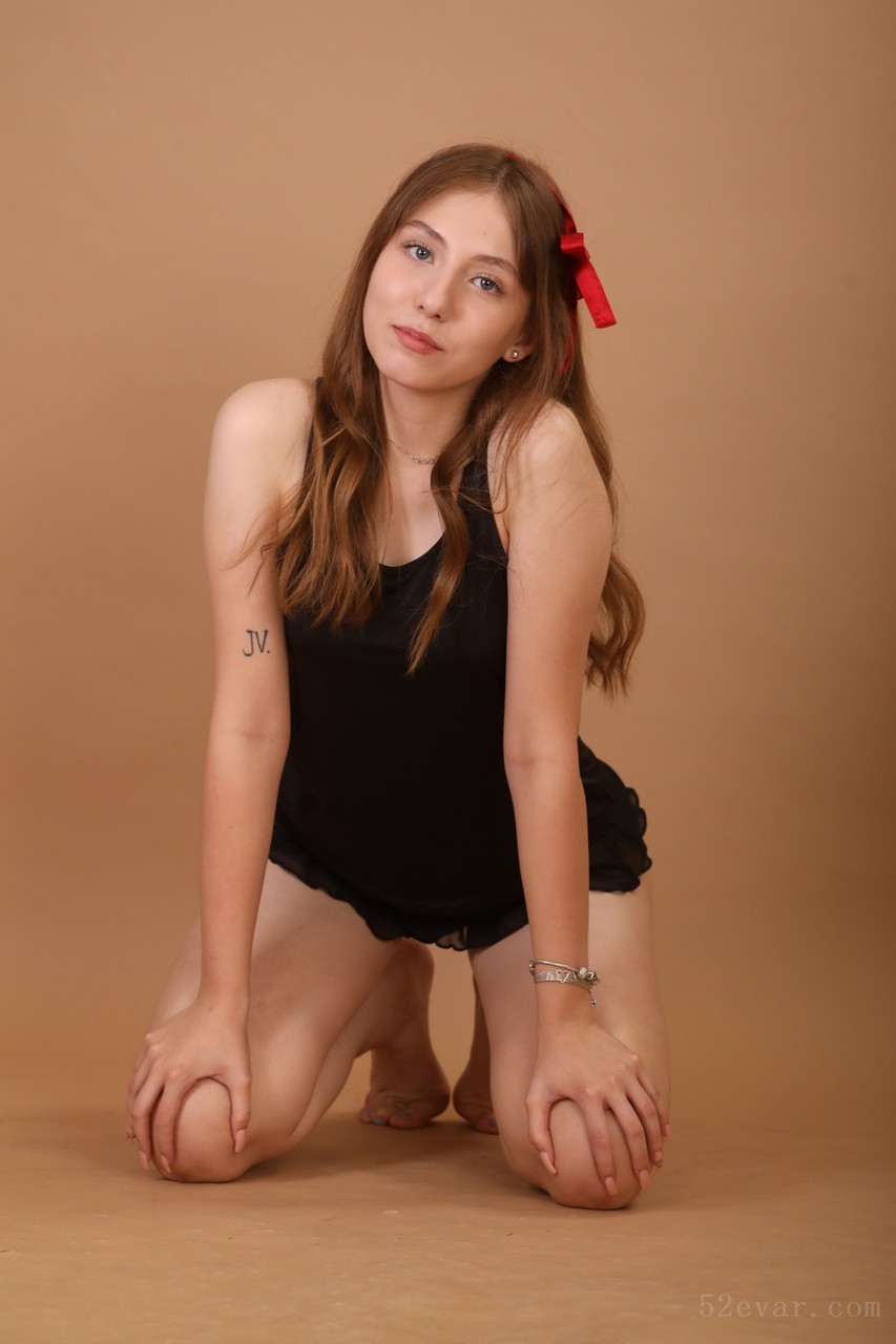 Alissa黑色超短裙写真