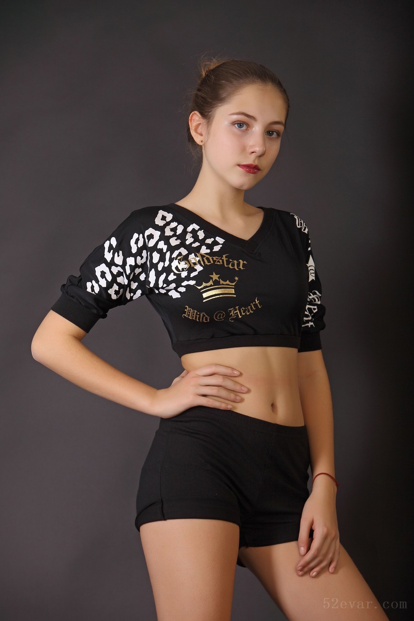 Alissa黑色系写真